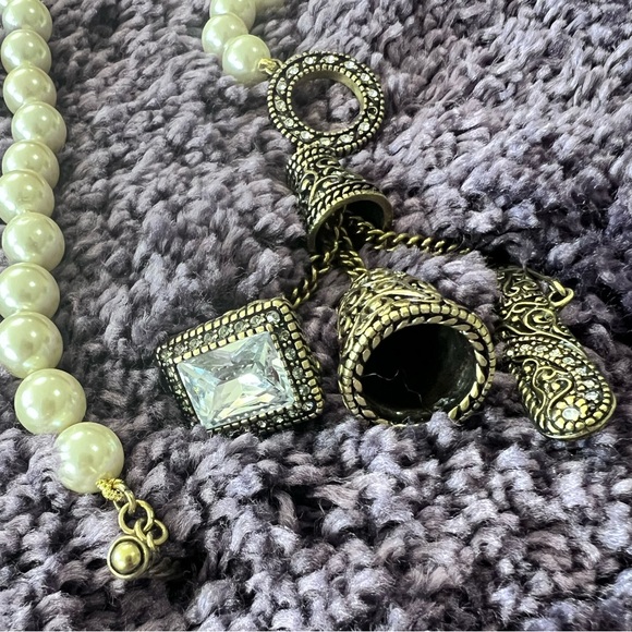 Heidi Daus “Boho Charm” vintage toggle necklace with charms & Swarovski Crystals - Picture 6 of 10